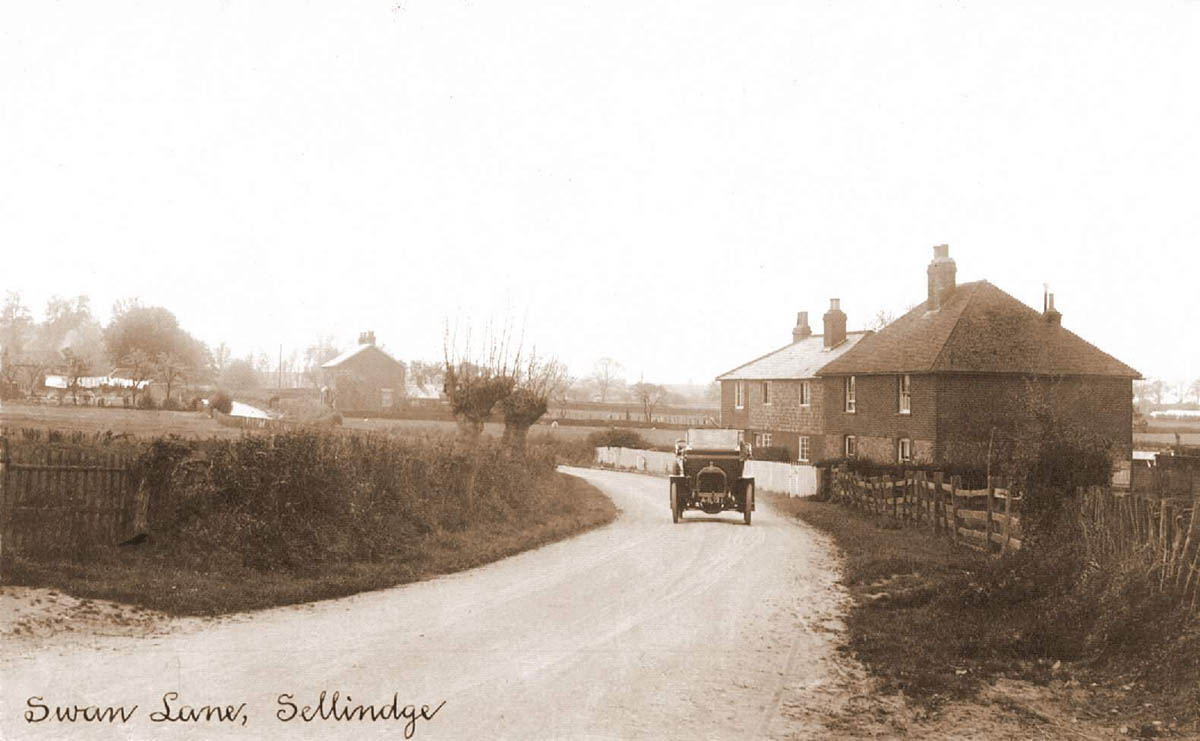 swan lane looking towards main road early 1920s